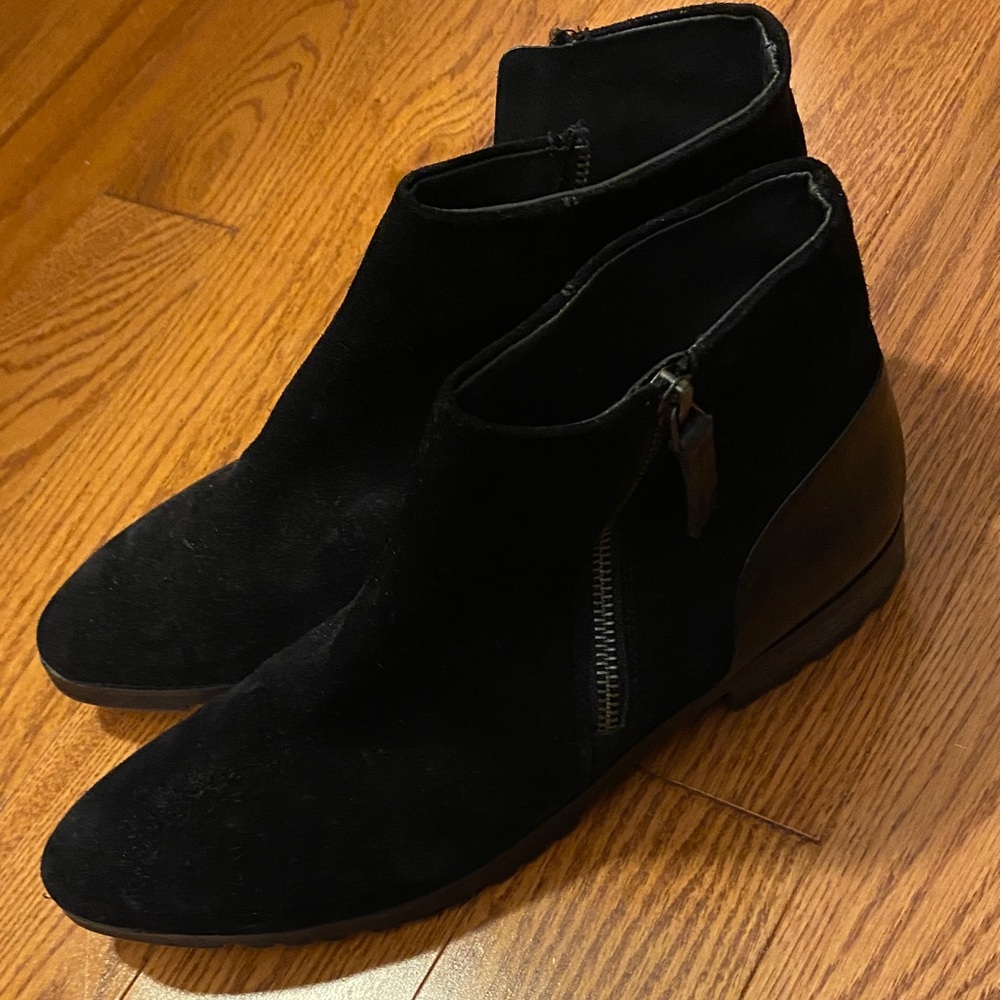 Paul Green  Black Ankle Boots with Zipper